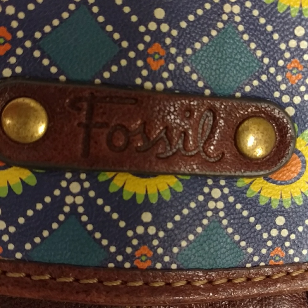 Fossil Leather Clutch W Colorful Pattern - image 3